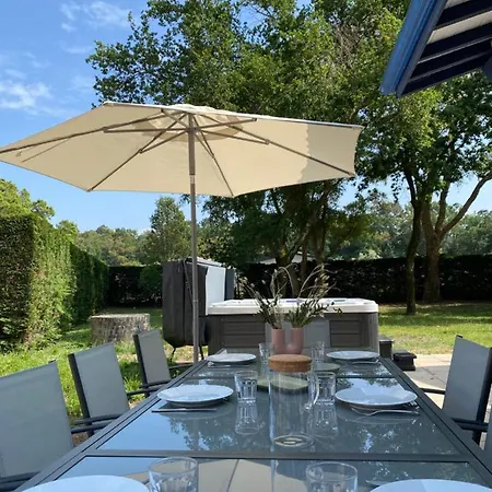 别墅 A La 拉本讷