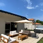Villa A La