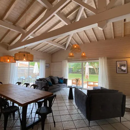 Villa A La