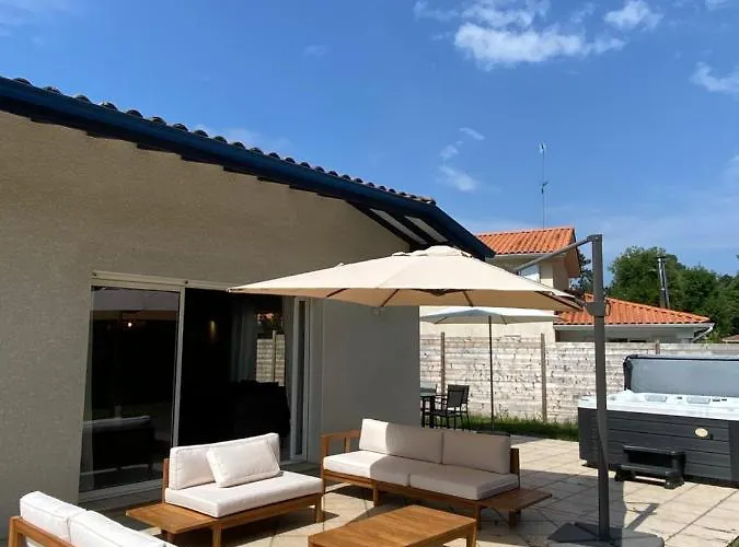 Villa A La
